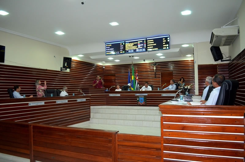 Imagem da notícia:  Câmara aprova dois projetos de Lei 