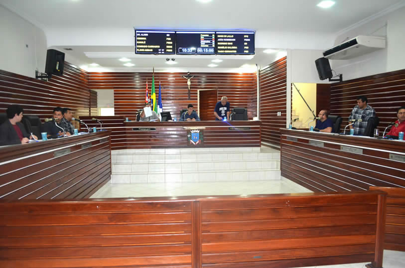 Imagem da notícia: Câmara discute vetos e aprova novas leis e requerimentos