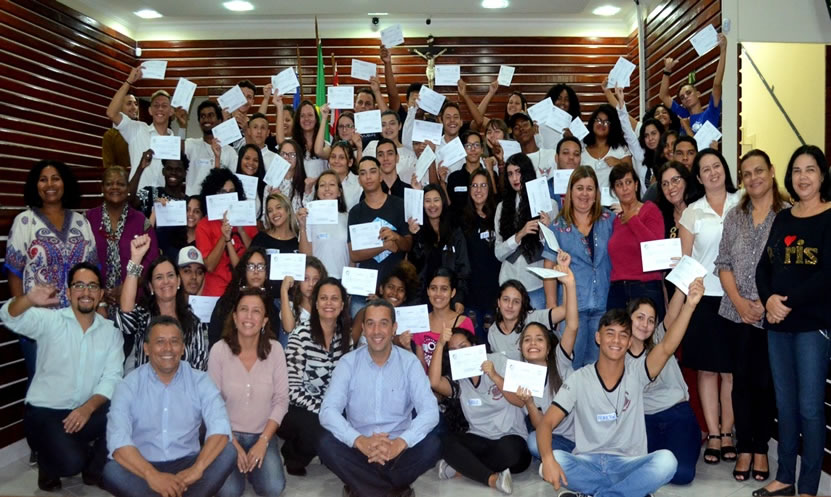 Imagem da notícia: Posse do Grêmio Estudantil aconteceu nesta terça (26) 