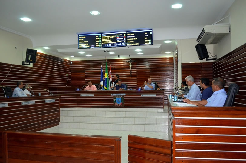 Imagem da notícia: Vereadores apresentam indicações e aprovam seis requerimentos na 46ª Sessão Ordinária 