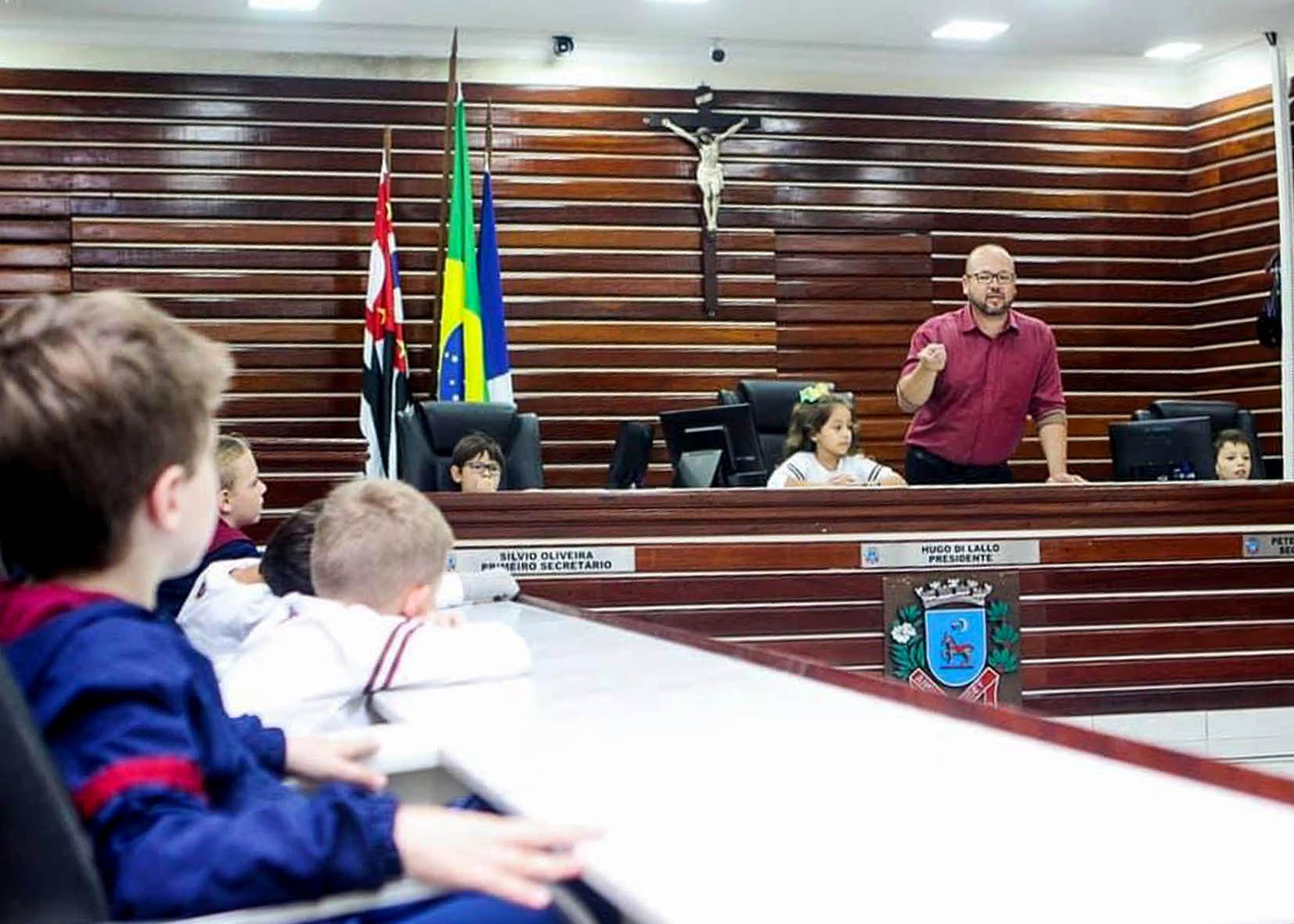 Imagem da notícia: Projeto permitirá que estudantes conheçam como funcionam a Câmara e o Poder Judiciário