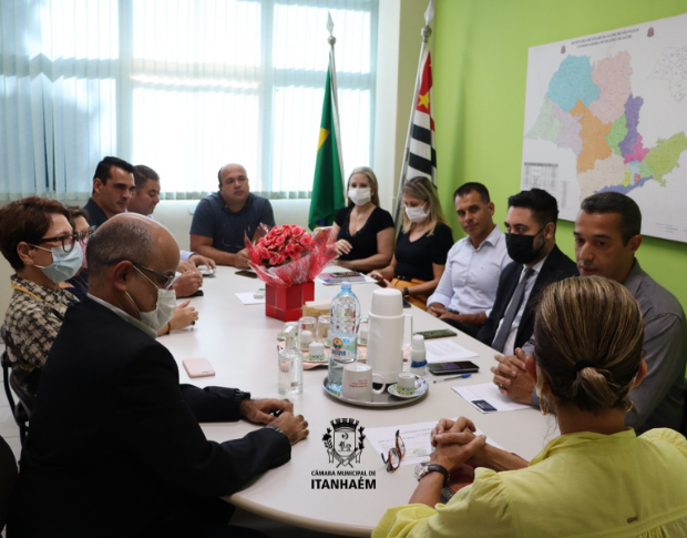 Imagem da notícia: Em reunião com a DRS, vereadores pedem ampliação do Hospital Regional