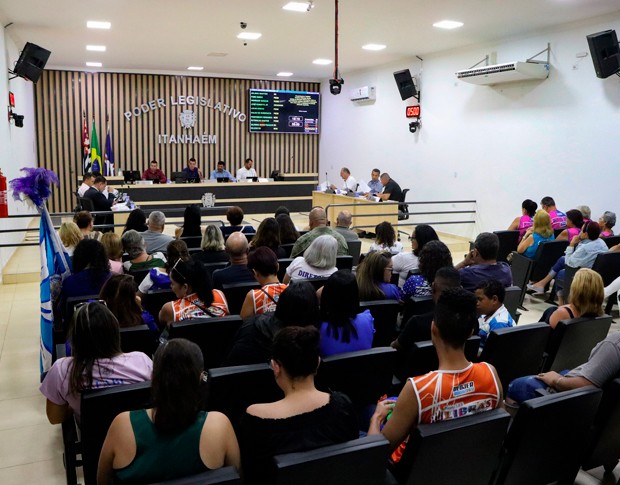 Imagem da notícia: Concessão de homenagens e discussões sobre requerimentos foram o ponto alto da 81ª Sessão Ordinária 