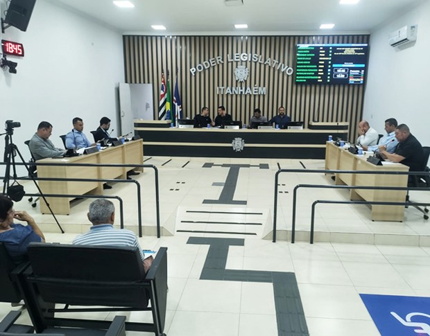 Imagem da notícia: 101ª Sessão Ordinária será realizada nesta segunda-feira, 25 de setembro.