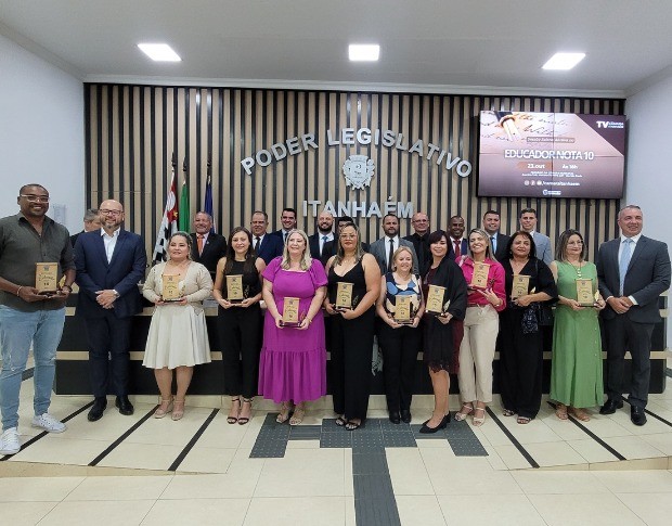 Imagem da notícia: Câmara Municipal realiza Sessão Solene “Educador Nota 10” em homenagem aos profissionais da educação
